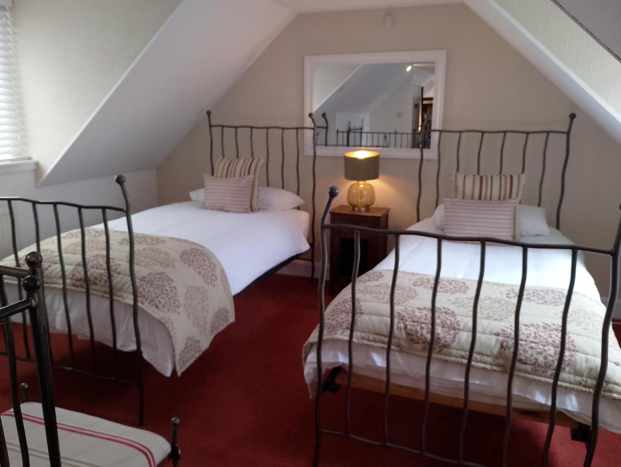 スピーン・ブリッジ Smiddy House Bed & Breakfast エクステリア 写真