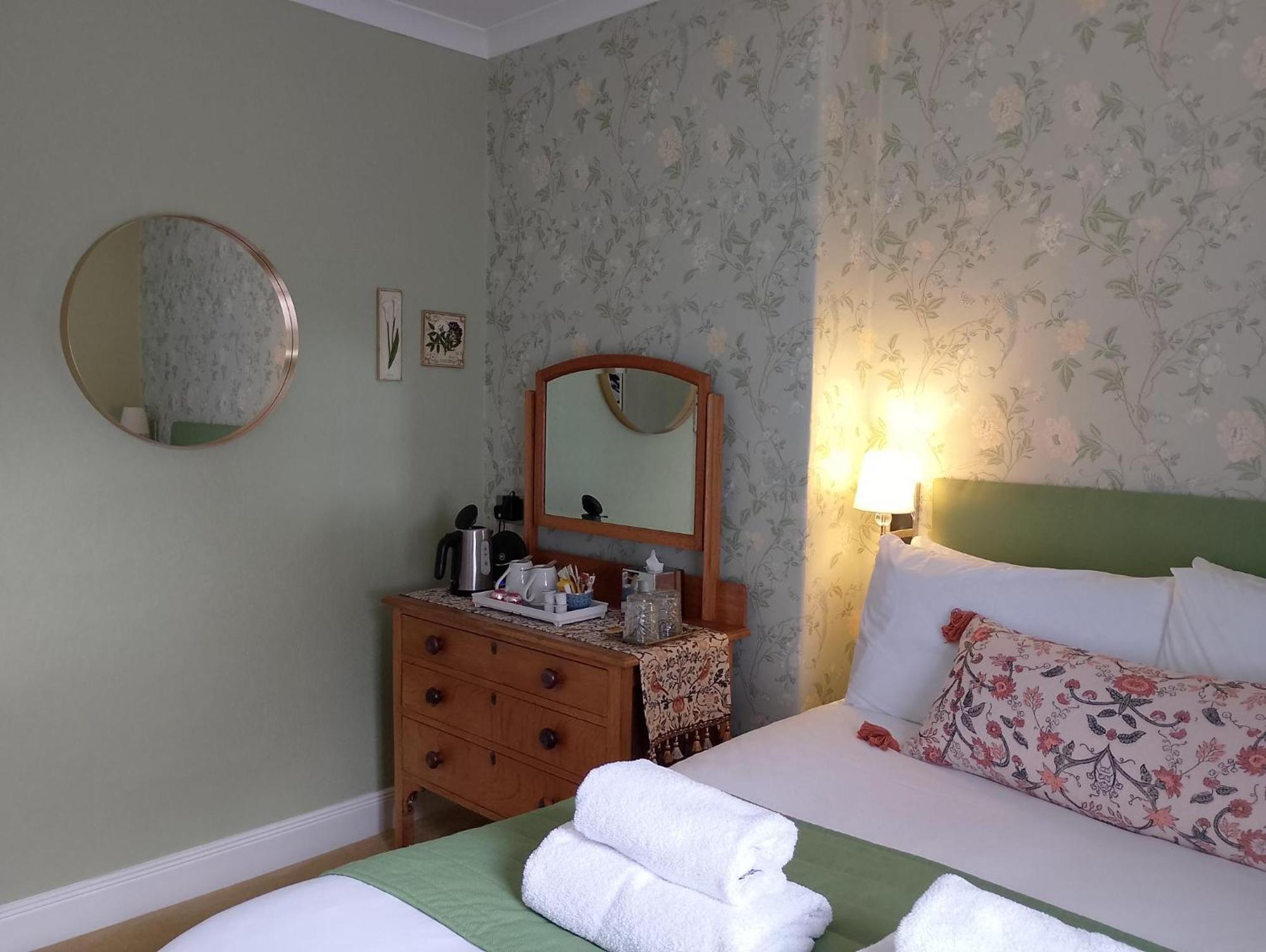 スピーン・ブリッジ Smiddy House Bed & Breakfast エクステリア 写真